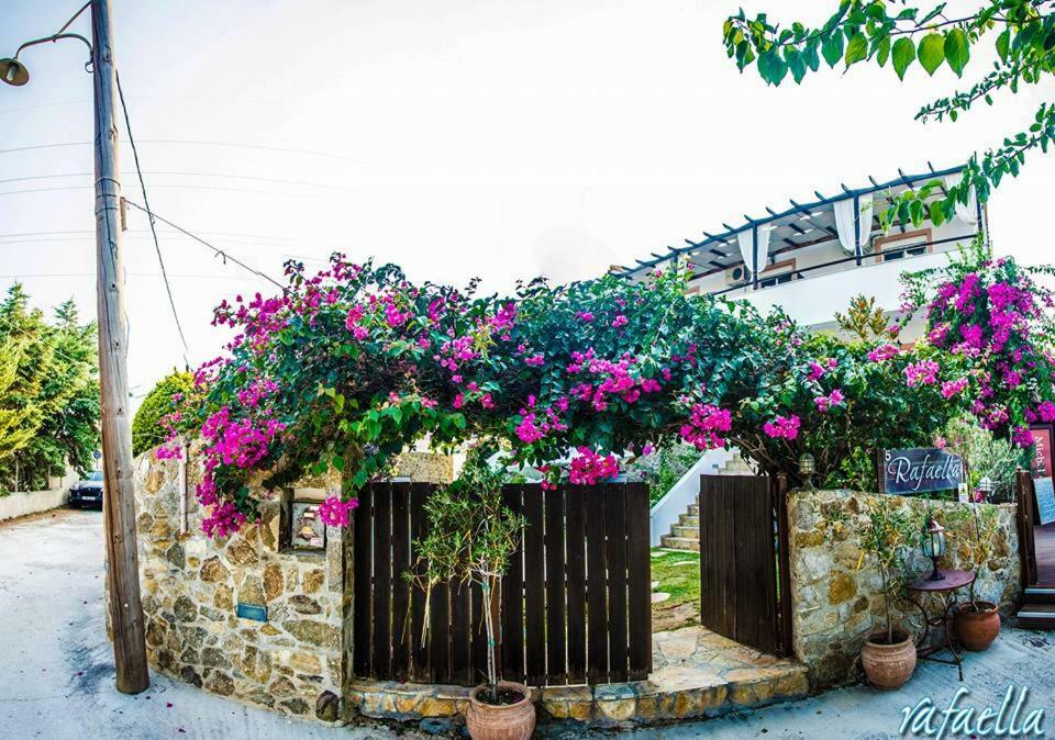 Irene'S Maisonette At Rafaella Resort Kokkónion Exterior foto